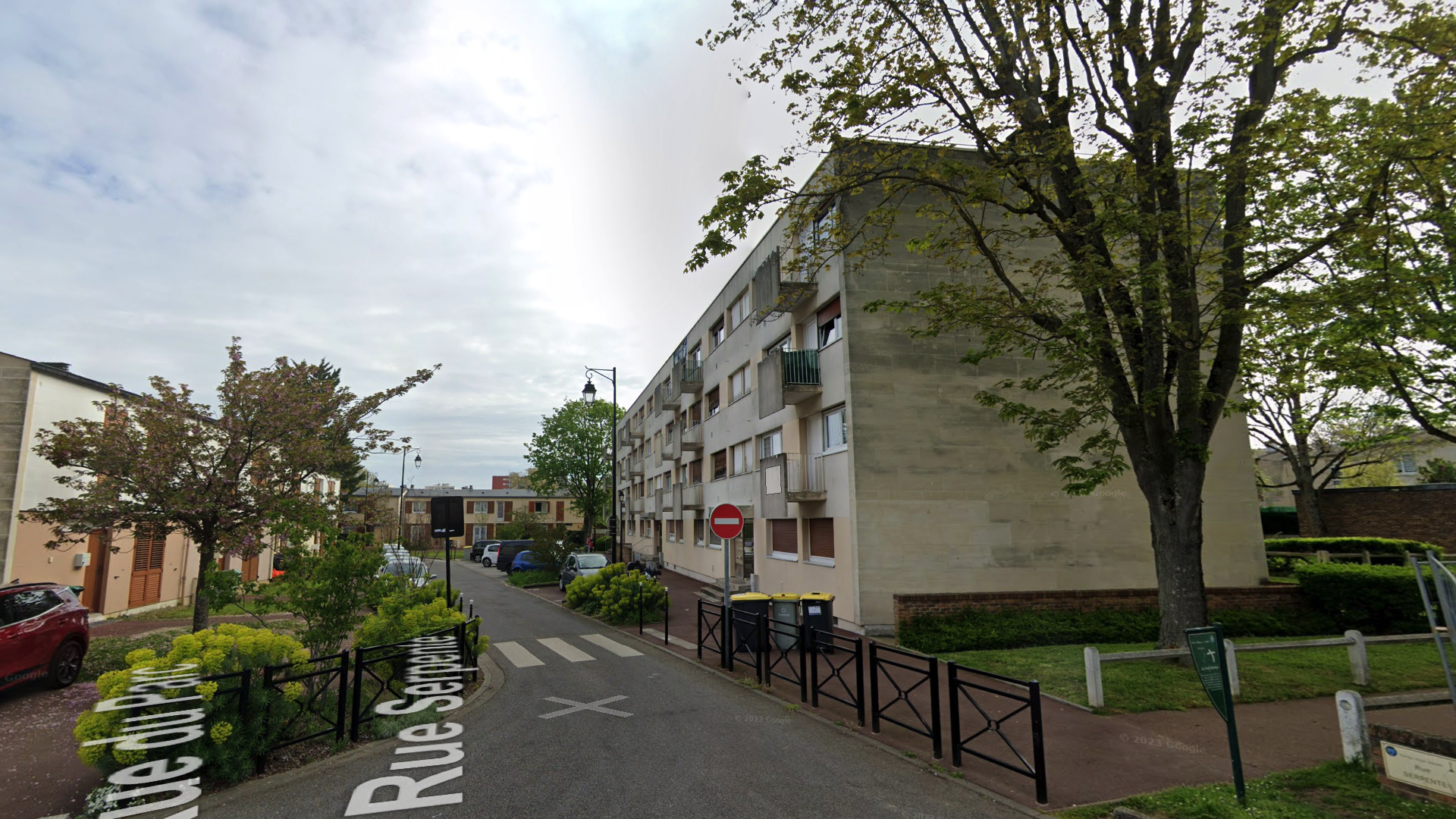 Appartement 3 Pièces avec Balcon, Cave et Garages à Épinay-sous-Sénart